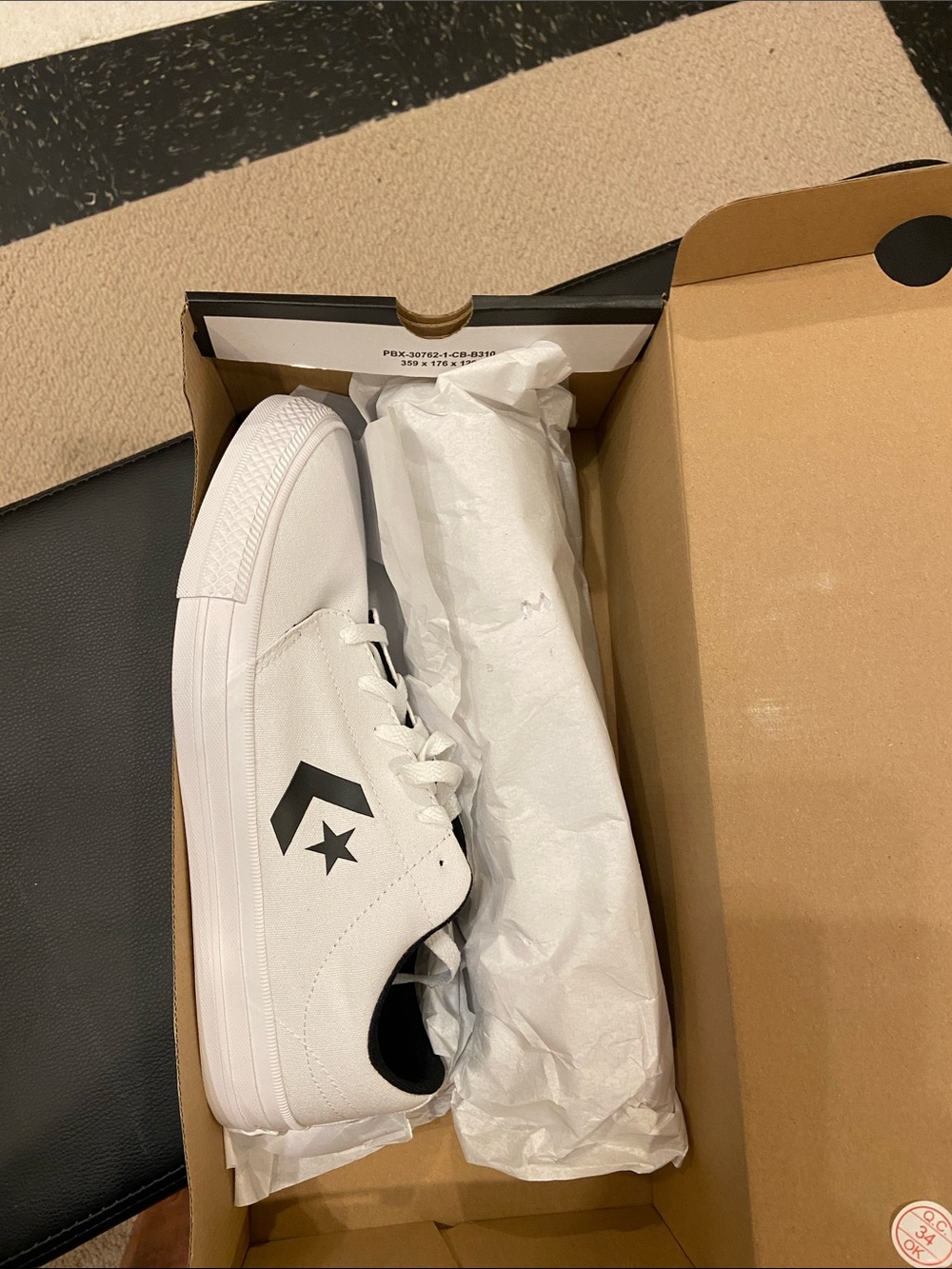 Converse Adult Day One Classic Sneakers
-White/Black M10.5/W12 new 🆕 - Picture 7 of 7